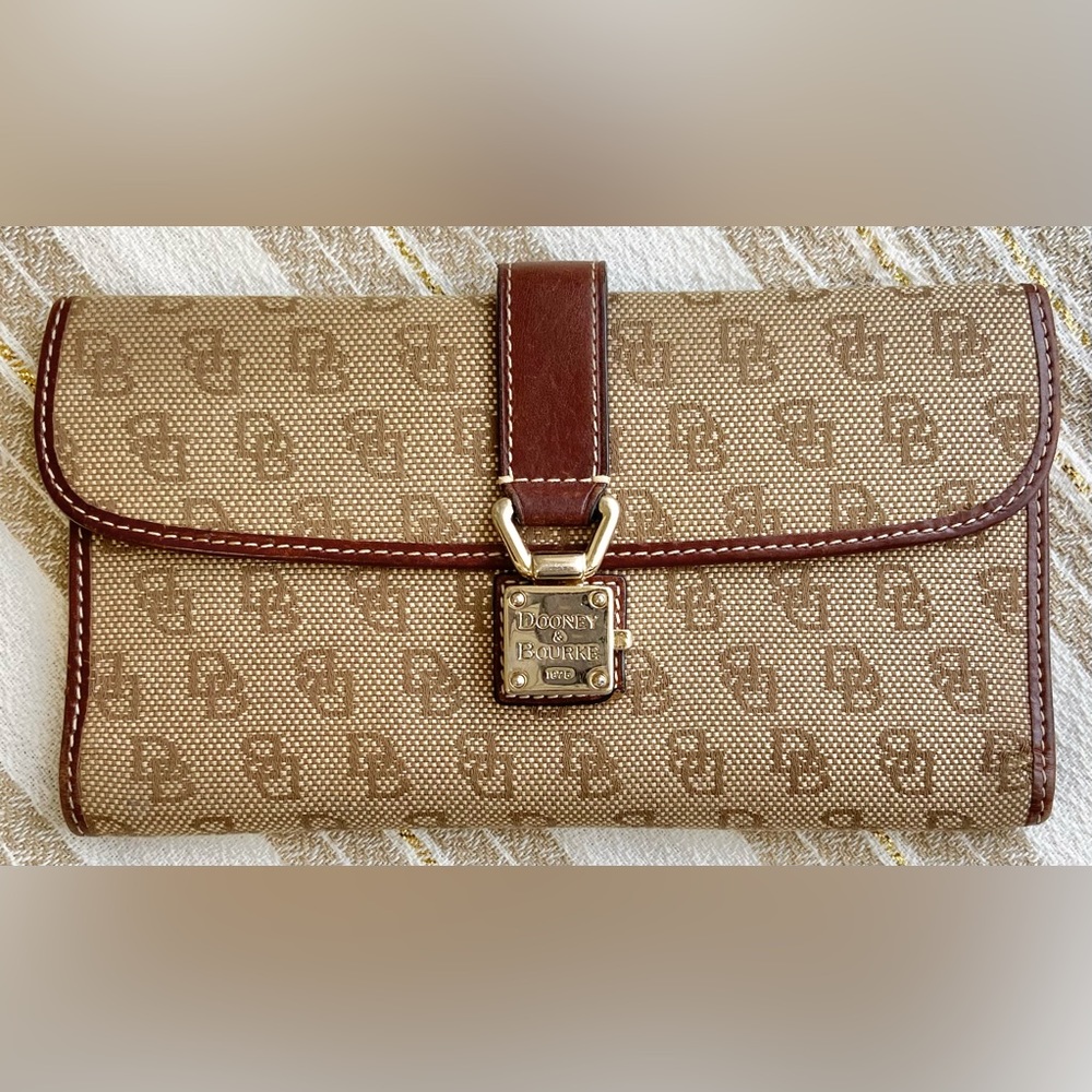 Vintage Dooney & Bourke Brown Signature Logo Large Wallet Organizer